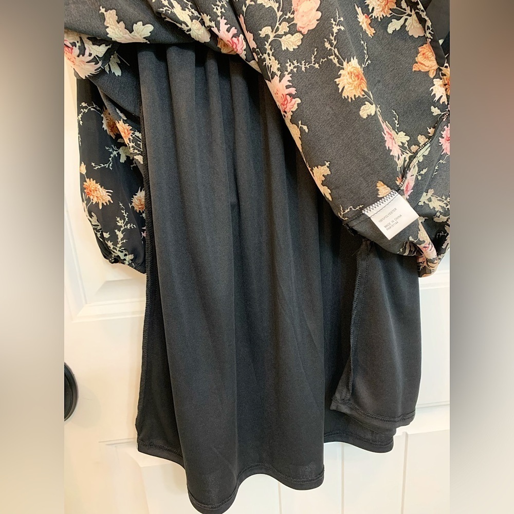 L.N.V Floral Dress XS Juniors - Picture 5 of 7